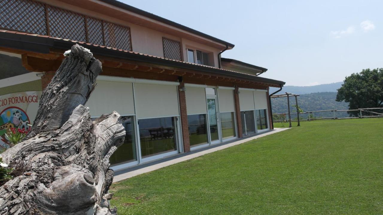 Agriturismo Fattoria Monte Baldo Vista Lago Caprino Veronese Eksteriør billede