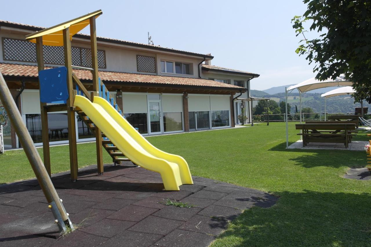 Agriturismo Fattoria Monte Baldo Vista Lago Caprino Veronese Eksteriør billede