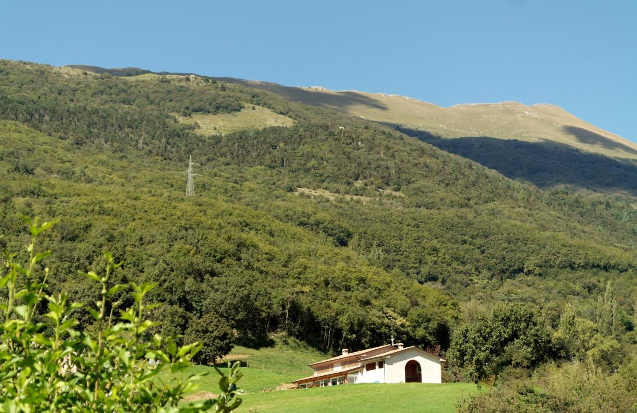 Agriturismo Fattoria Monte Baldo Vista Lago Caprino Veronese Eksteriør billede